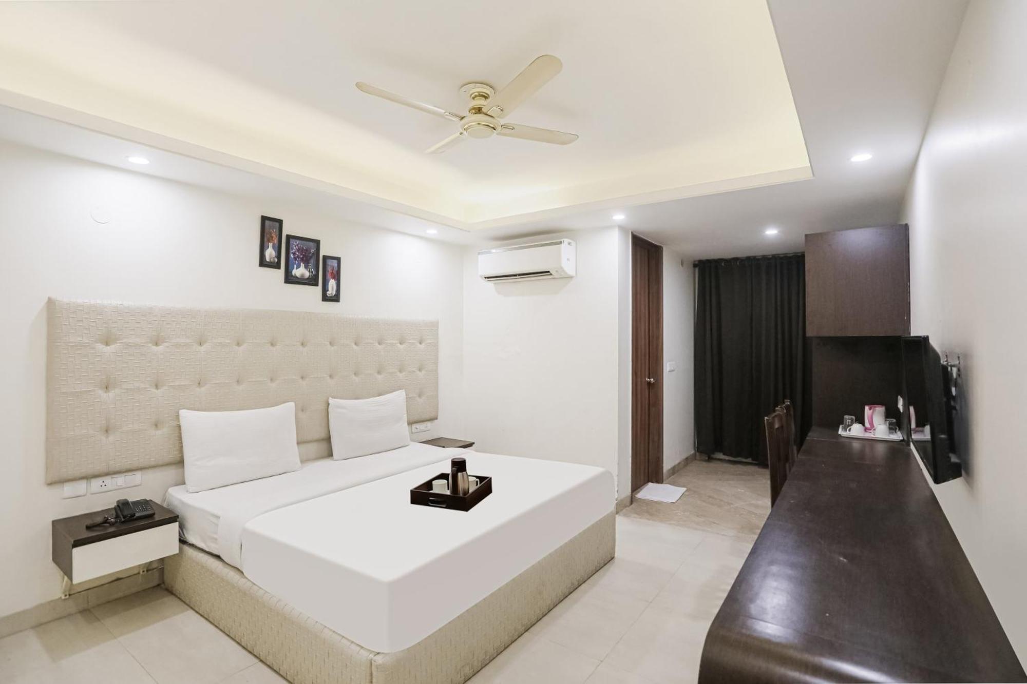 גורגאון Townhouse The Amv Hotel מראה חיצוני תמונה
