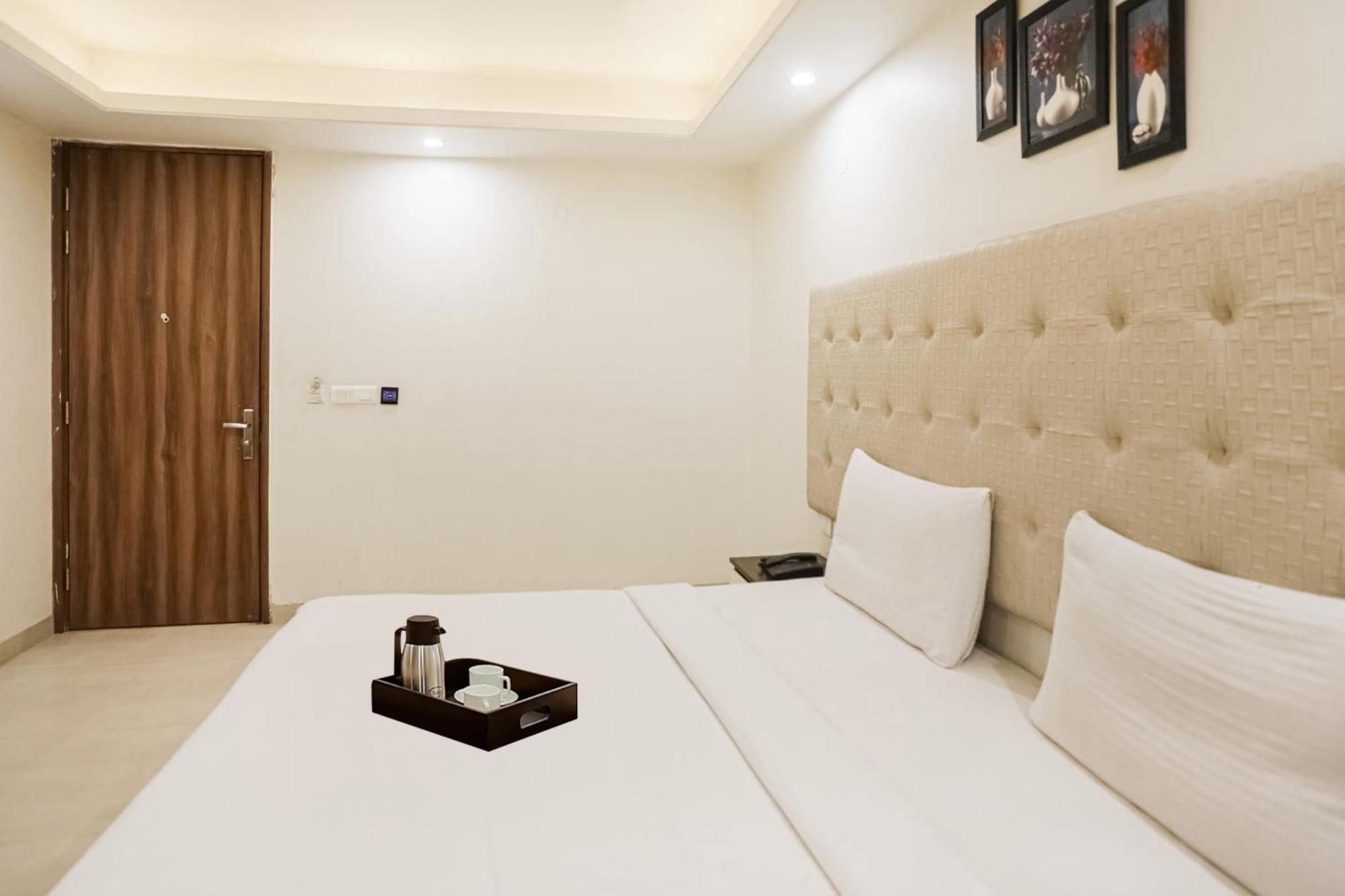 גורגאון Townhouse The Amv Hotel מראה חיצוני תמונה