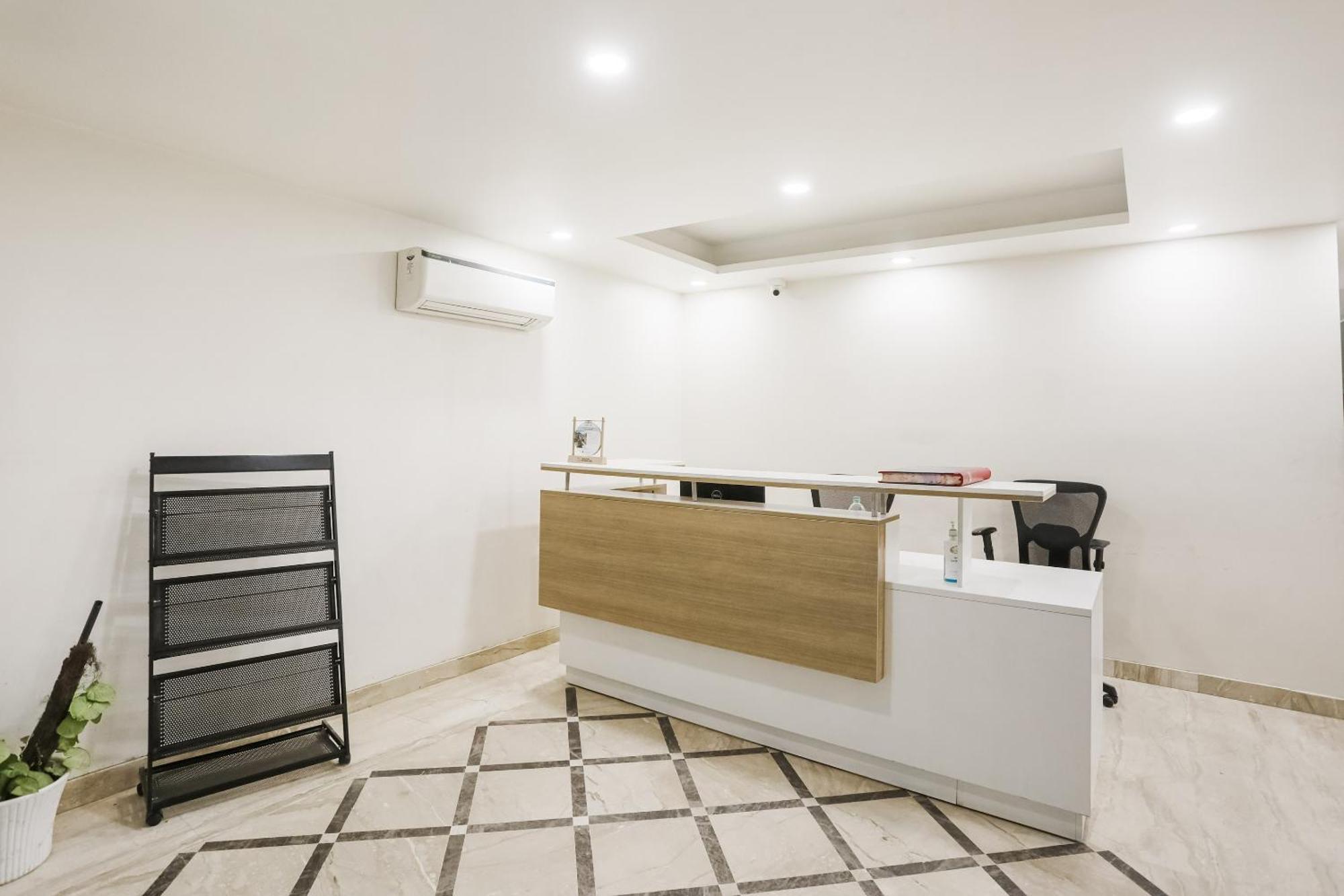 גורגאון Townhouse The Amv Hotel מראה חיצוני תמונה