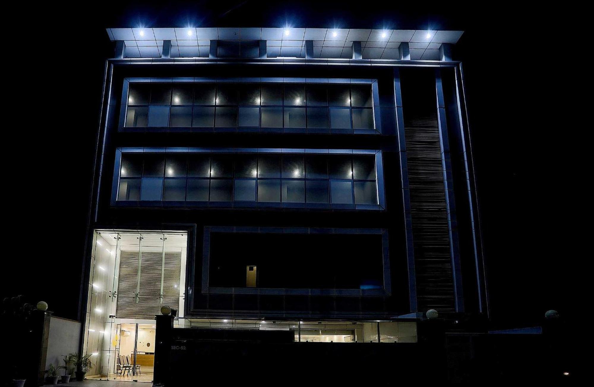 גורגאון Townhouse The Amv Hotel מראה חיצוני תמונה